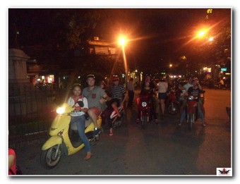 4 hour city and street food on scooters